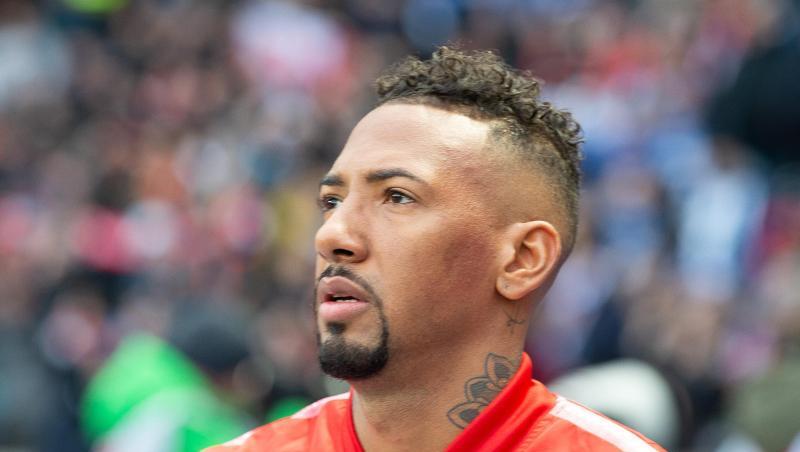 Jerome Boateng von Bayern München steht im Stadion. Foto: Soeren Stache/dpa-Zentralbild/dpa/Archivbild Jerome Boateng von Bayern München steht im Stadion. Foto: Soeren Stache/dpa-Zentralbild/dpa/Archivbild