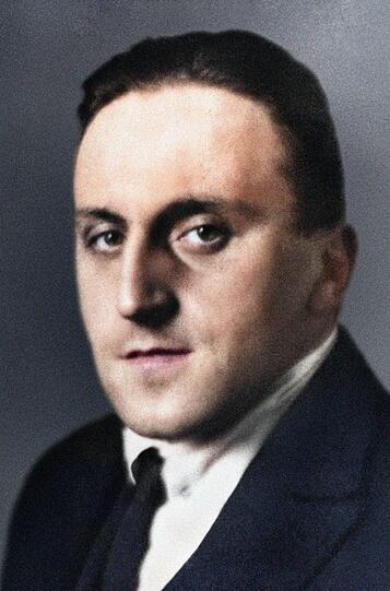 Auch der Demokrat und Pazifist Carl von Ossietzky glaubt lange an die Stärke Demokratie und an den Rechtsstaat, bis zuletzt. Auch der Demokrat und Pazifist Carl von Ossietzky glaubt lange an die Stärke Demokratie und an den Rechtsstaat, bis zuletzt.