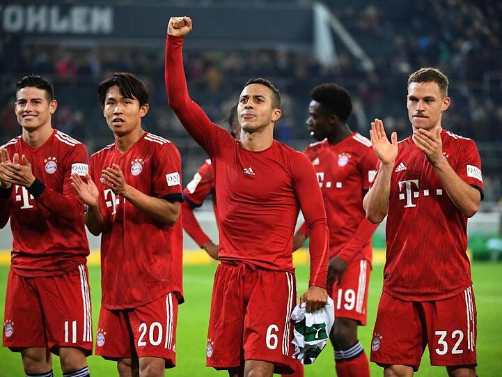 Der FC Bayern lag im Kampf um die Meisterschaft bereits neun Punkte hinter dem BVB, ist nun aber wieder gleichauf.