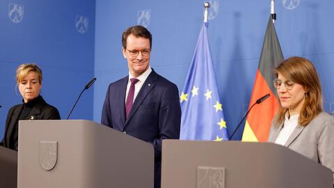 R&uuml;cktritt und Ernennung im Minutentakt: Die neue Familien- und Fluchtministerin Verena Sch&auml;ffer ist als Nachfolgerin von Josefine Paul schon am Start.