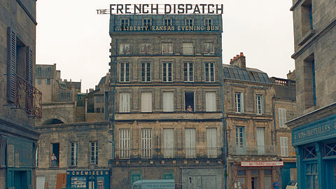 Ein nostalgisch verklärtes, angeranztes Paris, wo das amerikanische Wochenmagazin "The French Dispatch" ein Standbein hat.