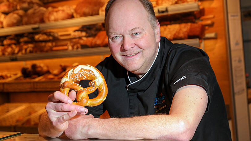 Bäckermeister Georg Brücklmaier führt mit seinem Sohn den Perlacher Familienbetrieb und übernimmt nun die Bäckerei Traublinger. Bäckermeister Georg Brücklmaier führt mit seinem Sohn den Perlacher Familienbetrieb und übernimmt nun die Bäckerei Traublinger.
