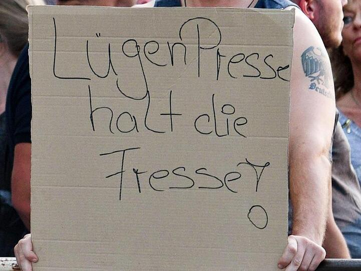 Viele Journalisten sind es inzwischen gewohnt, bei rechten Demonstrationen beschimpft und attackiert zu werden.