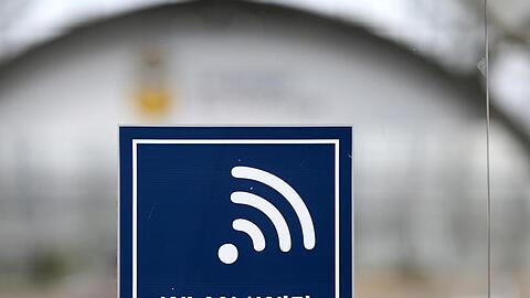 Über den WLAN-Sicherheitslücke können Hacker verschlüsselt übertragene Informationen ausspionieren oder sogar eigene Datenpakete einschleusen.