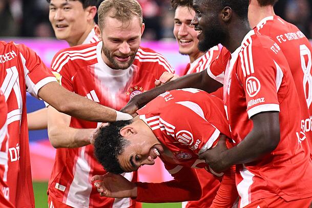 Jamal Musiala jubelt &uuml;ber sein erstes Bundesliga-Tor seit fast einem Jahr.