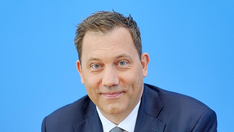 Klingbeils Reform soll vor allem kleine und mittlere Einkommen entlasten. (Archivbild) Klingbeils Reform soll vor allem kleine und mittlere Einkommen entlasten. (Archivbild)
