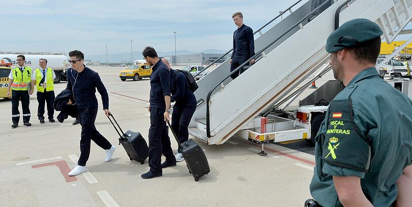Der FC Bayern reist zum Champions-League-Halbfinale nach Barcelona - Ankunft in Spanien!