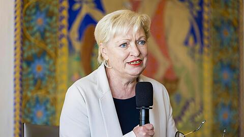 Die neue Festivalchefin telefonierte bereits mit Jelinek und Handke.