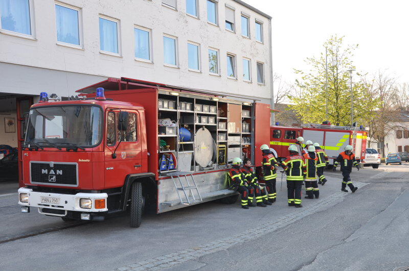 Feuerwehreinsatz in Eggenfelden: Am Sonntagmorgen brach in einer Wohnung plötzlich ein Feuer aus.