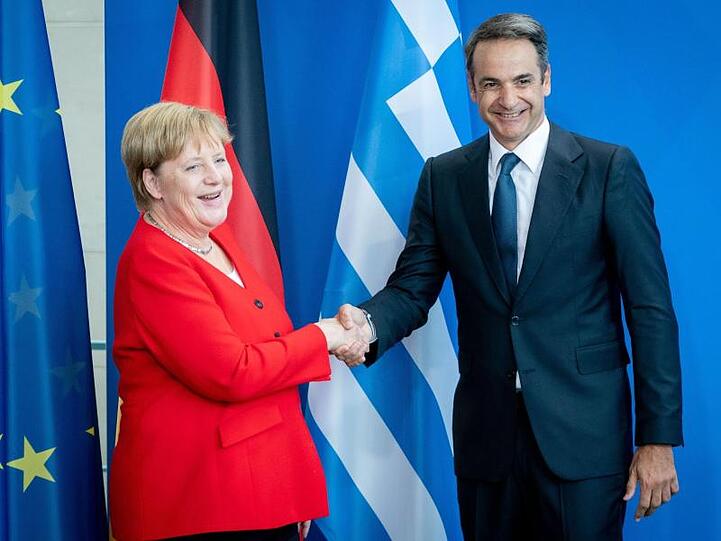 Bundeskanzlerin Angela Merkel empfängt Griechenlands Ministerpräsidenten Kyriakos Mitsotakis.