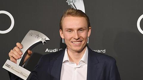 Der Skirennläufer Henrik Kristoffersen ist mit dem "Audi Generation Award" in der Kategorie "Sport" zu sehen. Foto: Felix Hörhager
