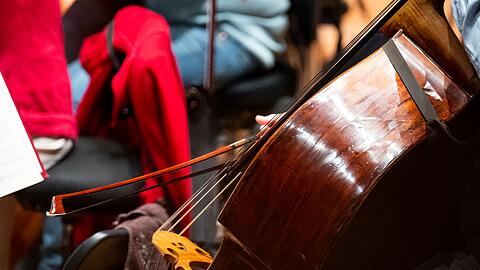 Das Orchester tr&auml;gt den Titel Staatsphilharmonie.