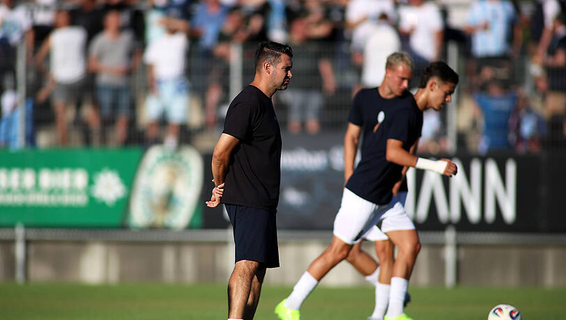 Von seinen Jungspunden nicht überrascht: Trainer Alper Kayabunar. Von seinen Jungspunden nicht überrascht: Trainer Alper Kayabunar.