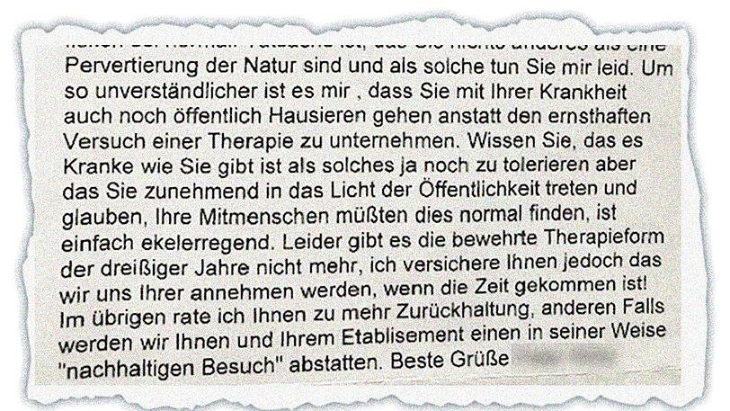 2003 hat ein Mann im Internet-Gästebuch der Deutschen Eiche gegen Schwule gehetzt, er wurde 120 Tagessätzen Geldstrafe verurteilt.