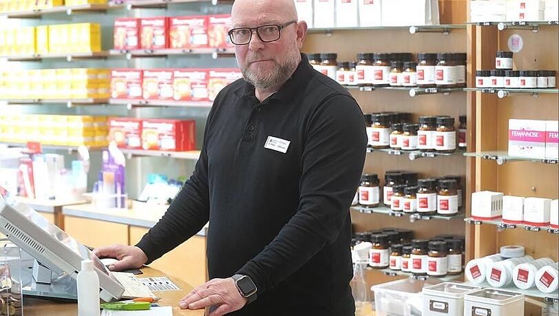 &bdquo;Vor zehn, 15 Jahren hat man mit einer Apotheke noch gut leben k&ouml;nnen&ldquo;, sagt Peter Sandmann, Vizechef des Bayerischen Apothekerverbands.