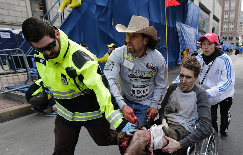 Drei Tote und mehr als 140 Verletzte - Bilder vom Bombenterror in Boston