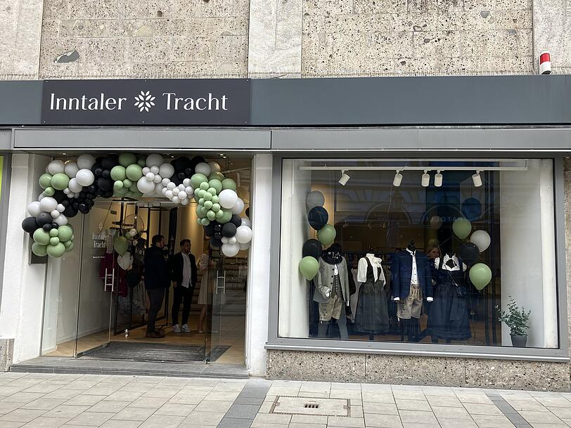 Inntaler Tracht im neuen Design in der Sendlinger Straße 45. Zuvor war das Unternehmen als "Inntaler Trachtenwelt" bekannt. Inntaler Tracht im neuen Design in der Sendlinger Straße 45. Zuvor war das Unternehmen als "Inntaler Trachtenwelt" bekannt.