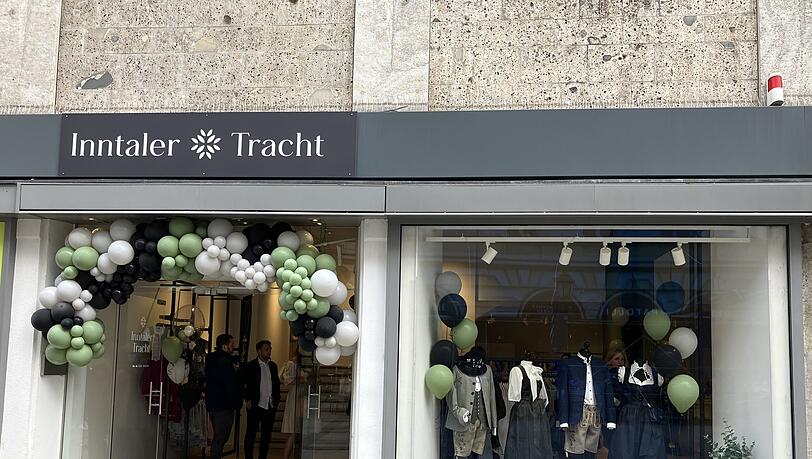 Inntaler Tracht im neuen Design in der Sendlinger Straße 45. Zuvor war das Unternehmen als "Inntaler Trachtenwelt" bekannt. Inntaler Tracht im neuen Design in der Sendlinger Straße 45. Zuvor war das Unternehmen als "Inntaler Trachtenwelt" bekannt.