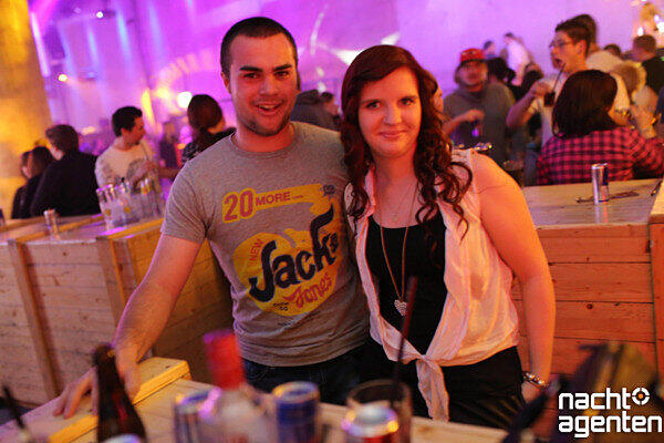 Die besten Party-Bilder vom Samstag. Hier im Neuraum.