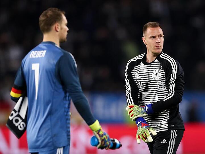 Wollen beide im Tor der Nationalmannschaft stehen: Manuel Neuer (l) und Marc-André ter Stegen.
