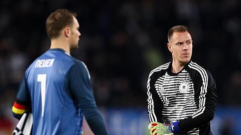 Wollen beide im Tor der Nationalmannschaft stehen: Manuel Neuer (l) und Marc-André ter Stegen.
