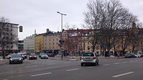 Am Harras ist ständig viel Verkehr.