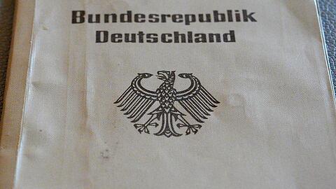 Die Bundesregierung bereitet sich vorsorglich auch auf eine m&ouml;gliche R&uuml;ckkehr zum Zivildienst vor. (Archivbild)