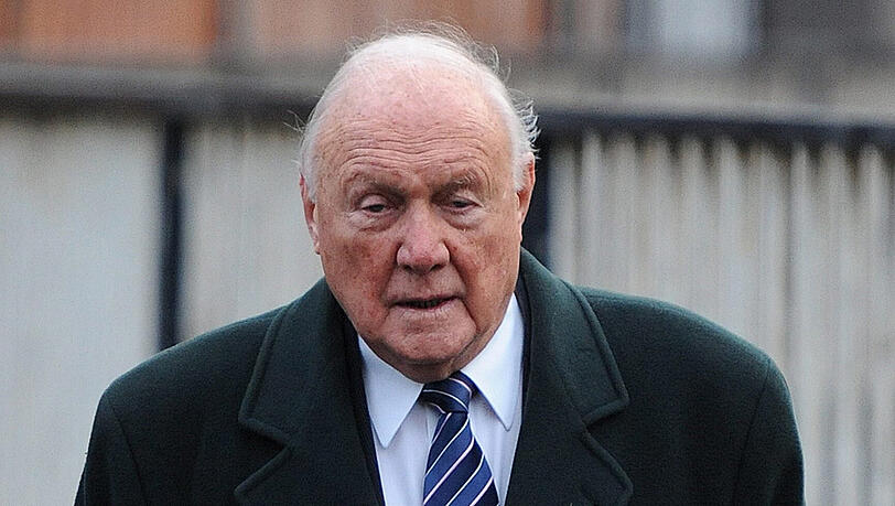 BBC-Sportmoderator Stuart Hall (83) BBC-Sportmoderator Stuart Hall (83)