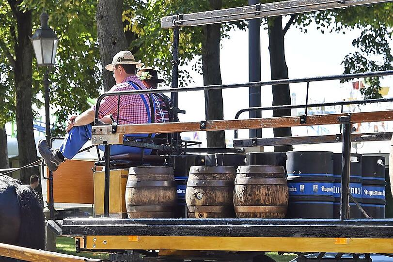Die Wiesn steht vor der Tür: Deshalb schickt die Augustiner-Brauerei schon mal ihr erstes Gespann zur Probefahrt.
