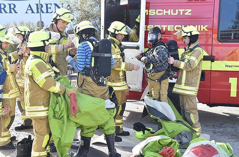 Die Bilder vom Feuerwehr-Großeinsatz in Bad Tölz an der Hacker-Pschorr-Arena.