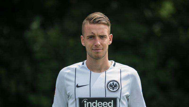 Max Besuschkow im Trikot von Eintracht Frankfurt. Foto: Andreas Arnold/Archivbild Max Besuschkow im Trikot von Eintracht Frankfurt. Foto: Andreas Arnold/Archivbild