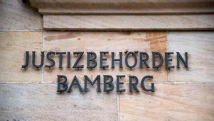 Bald muss sich ein Mann vor dem Landgericht Bamberg verantworten, der mit betr&uuml;gerischen Callcentern Menschen um viel Geld gebracht haben soll. (Symbolbild)