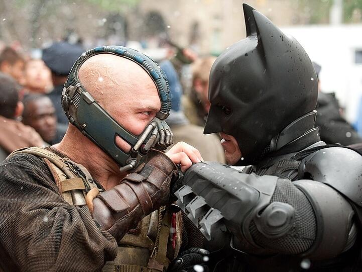 Szene aus "The Dark Knight Rises": Bösewicht Bane gegen Batman (hier noch von Christian Bale verkörpert)