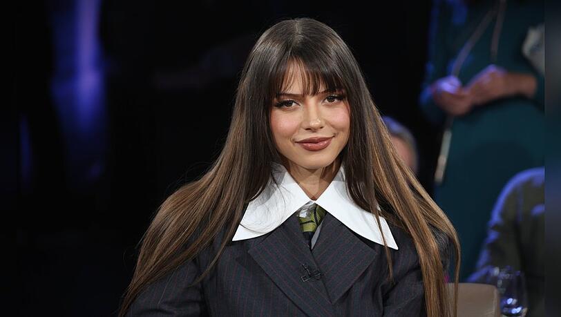 Nina Chuba zu Gast in der "NDR Talk Show".