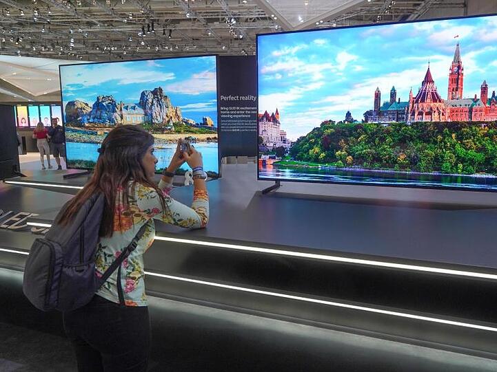 QLED-8KFernseher von Samsung auf der IFA. Der Markt für Unterhaltungselektronik verzeichnet weiter teils kräftige Umsatzrückgänge.