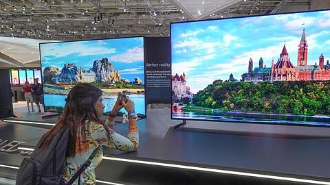 QLED-8KFernseher von Samsung auf der IFA. Der Markt für Unterhaltungselektronik verzeichnet weiter teils kräftige Umsatzrückgänge.