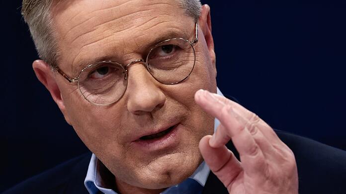 "Unsere Hilflosigkeit ist kein Naturereignis, sondern das Ergebnis falscher Politik", sagt Norbert Röttgen im AZ-Interview