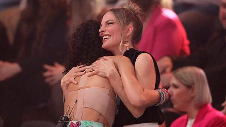 Enge Freundschaft seit 25 Jahren: Sandy M&ouml;lling besucht Nadja Benaissa bei "Let's Dance".