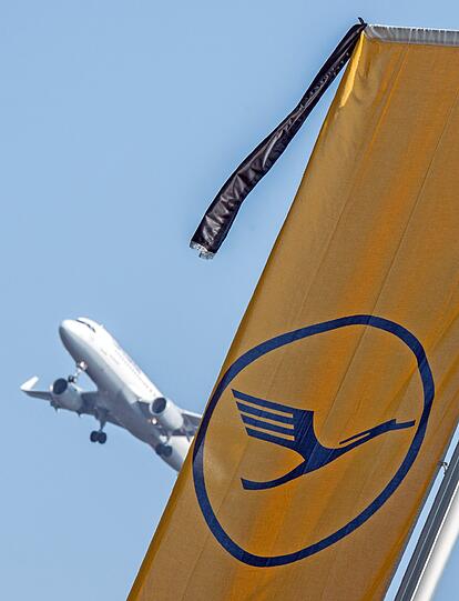 Mehrere Maschinen von Germanwings und Lufthansa werden Angehörige zum Unglücksort bringen.