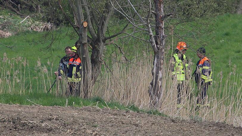 Ein Trupp aus Landwirten, Polizisten und Feuerwehrmännern machten Jagd auf die Kuh.