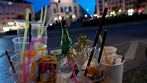 Die Reste einer Gärtnerplatz-Party vom vergangenen Wochenende.