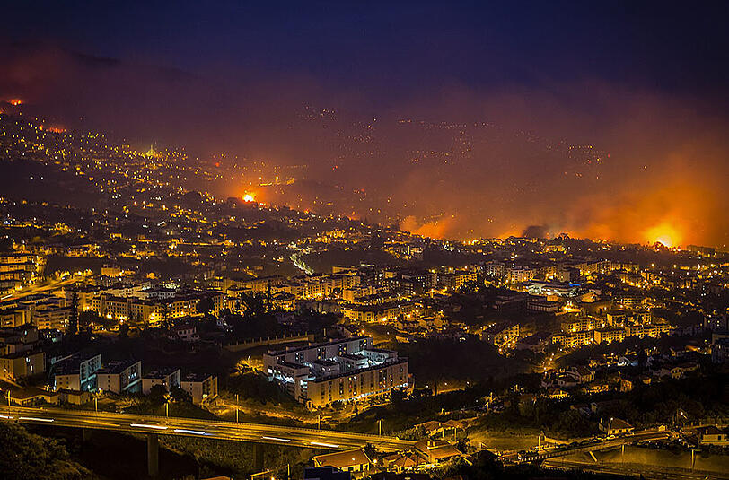 Bei einem Waldbrand auf der zu Portugal gehörenden Atlantik-Insel Madeira sind drei Menschen ums Leben gekommen. Die Bilder.