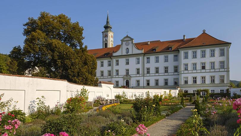 Rund 500 Schüler werden am humanistisch-sprachlichen Gymnasium der Benediktiner Schäftlarn unterrichtet.