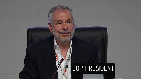 Leitete auch das Abschlussplenum: der brasilianische COP30-Präsident. Leitete auch das Abschlussplenum: der brasilianische COP30-Präsident.