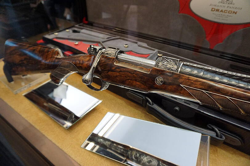 Der österreichische Jagdwaffen-Hersteller Fanzoj steht auf der IWA wie kaum ein anderes Unternehmen für die Kunst im Waffen-Handwerk.