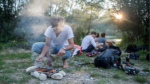 Am Flaucher wird oft und gerne gegrillt &ndash; manche Anwohner nervt das.