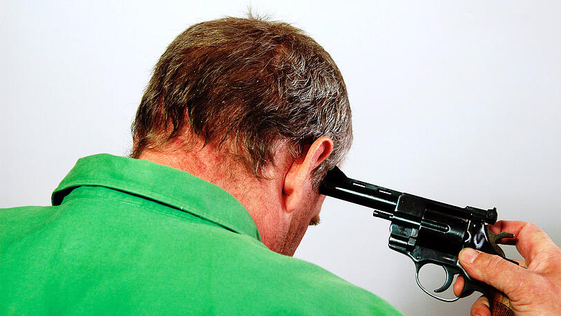 Beim Russisch Roulette schoss sich der Münchner ein Wattestäbchen in den Kopf (Symbolbild).