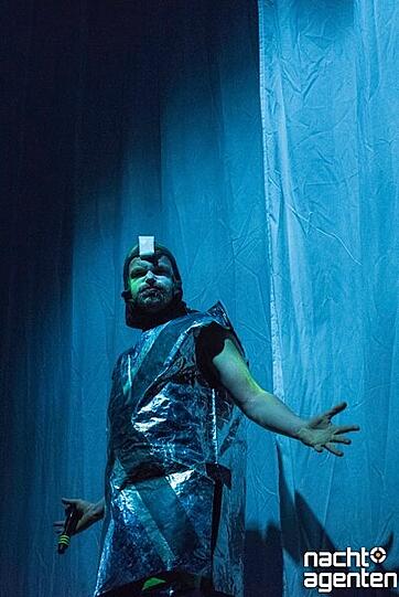 Hip-Hop a la Deichkind. Bilder von der fulminanten Show am 23.11 im Zenith in München.