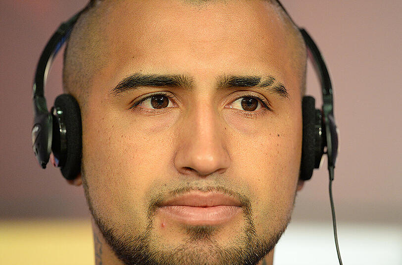 Der "Krieger" ist da: Arturo Vidal hat beim FC Bayern München einen Vierjahresvertrag unterschrieben. Klicken Sie sich durch die Bilderstrecke von Vidals ersten Tagen in München.
