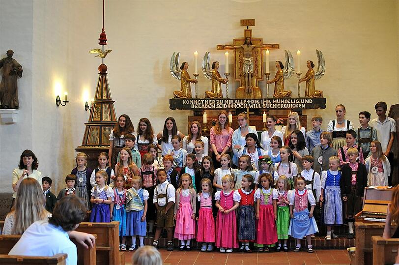 In der Stephanuskirche singen Chöre aller Altersklassen gemeinsam japanische Lieder.